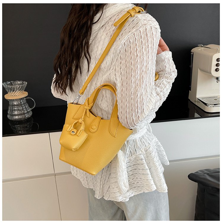 Bucket Bag Shoulder Bag One Size 2025 Spring Magnetic Buckle PU Women's Bag