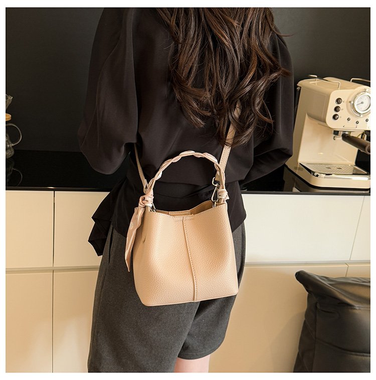 Women's Bag PU One Size Bucket Bag Magnetic Buckle Shoulder Bag