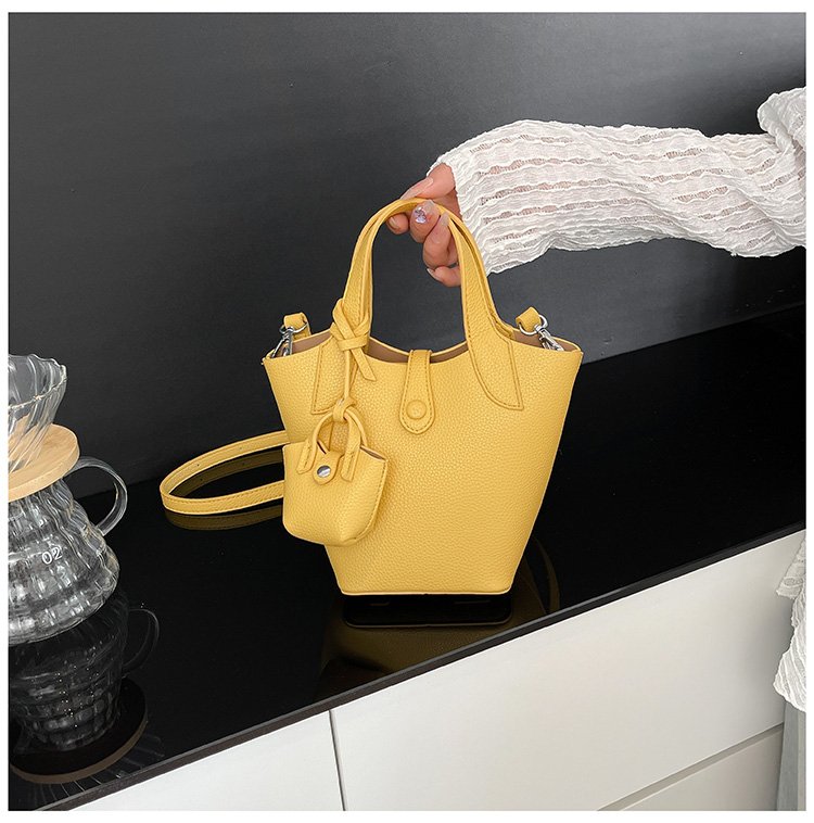 Bucket Bag Shoulder Bag One Size 2025 Spring Magnetic Buckle PU Women's Bag