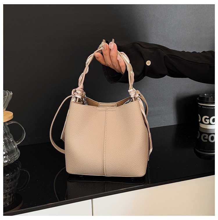 Women's Bag PU One Size Bucket Bag Magnetic Buckle Shoulder Bag