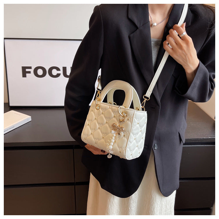 Rhombus embroidery pearl handbag bucket bag