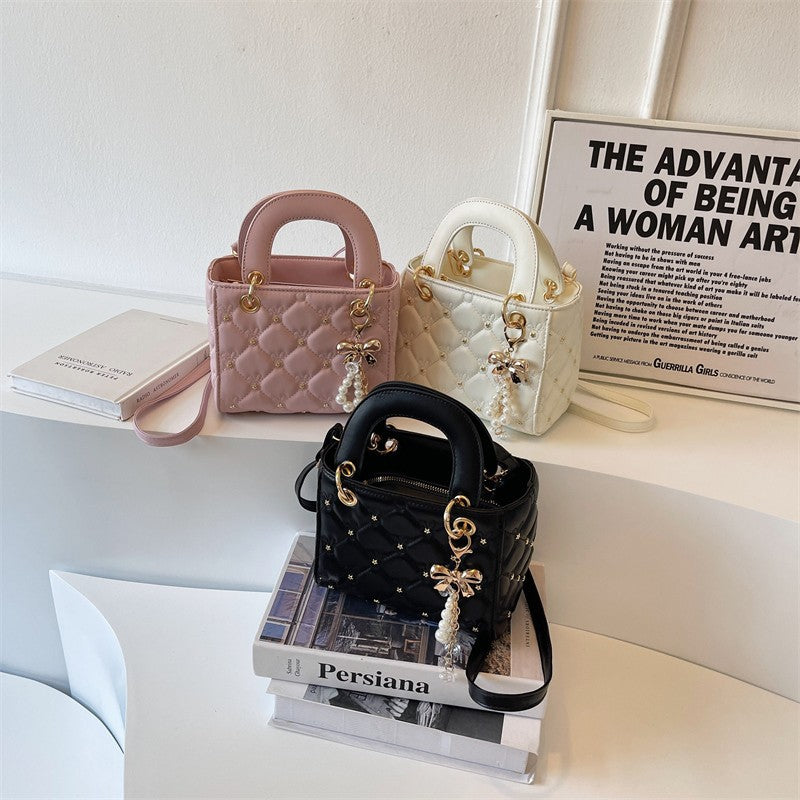 Rhombus embroidery pearl handbag bucket bag