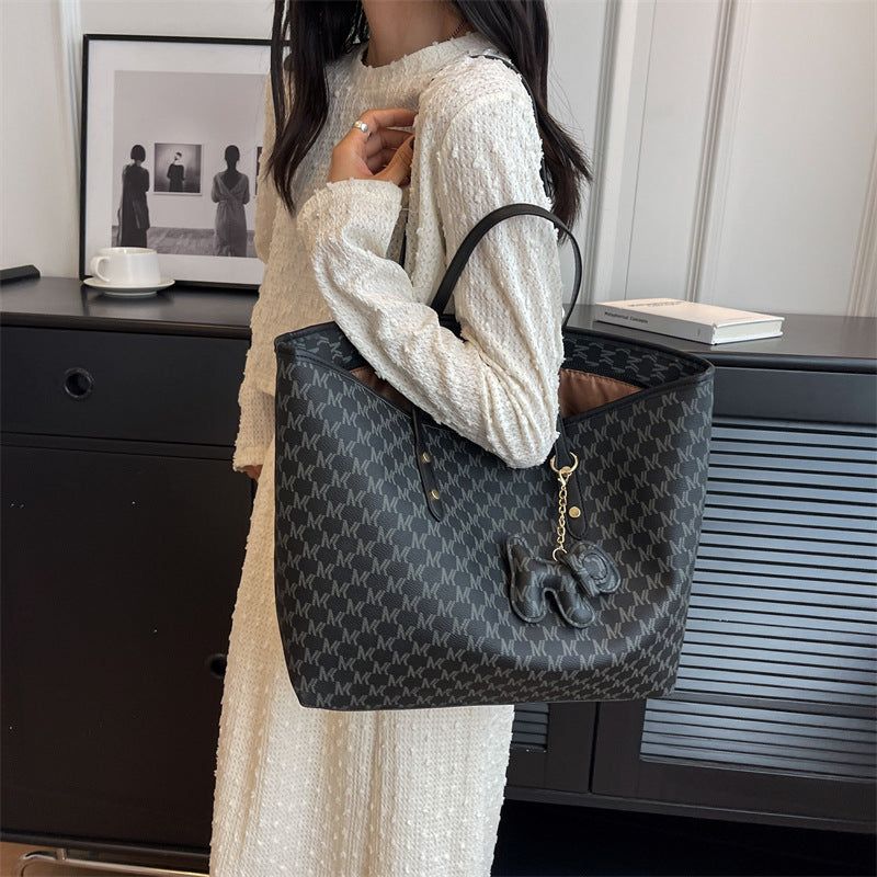 One-shoulder large-capacity commuting lightweight hand-carry tote bag