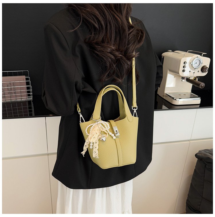 Bucket Bag Women's Bag PU Shoulder Bag Lock Buckle