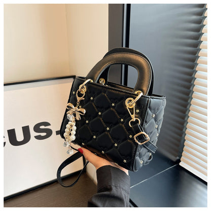 Rhombus embroidery pearl handbag bucket bag