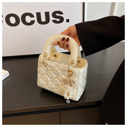 Rhombus embroidery pearl handbag bucket bag