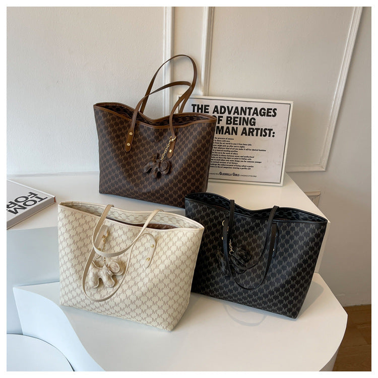 One-shoulder large-capacity commuting lightweight hand-carry tote bag