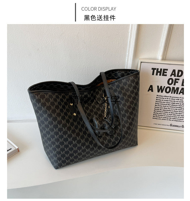 One-shoulder large-capacity commuting lightweight hand-carry tote bag