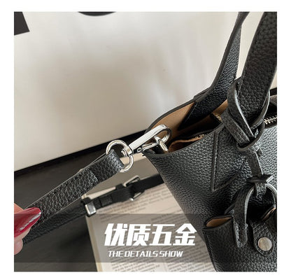 Bucket Bag Shoulder Bag One Size 2025 Spring Magnetic Buckle PU Women's Bag