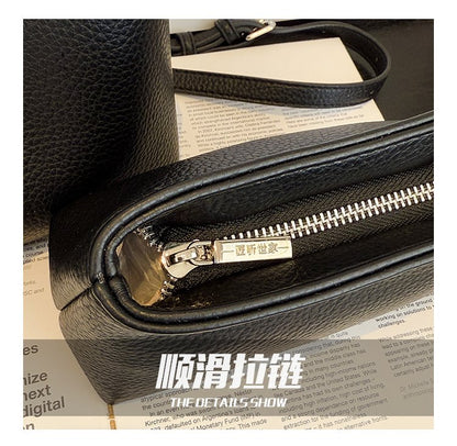 Women's Bag PU One Size Bucket Bag Magnetic Buckle Shoulder Bag