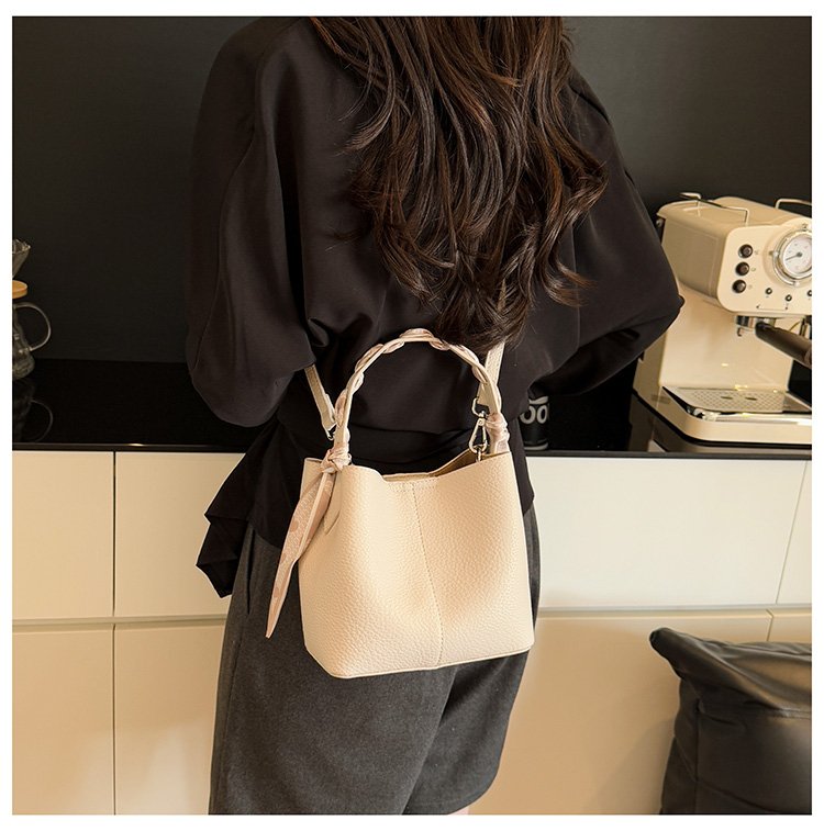 Women's Bag PU One Size Bucket Bag Magnetic Buckle Shoulder Bag