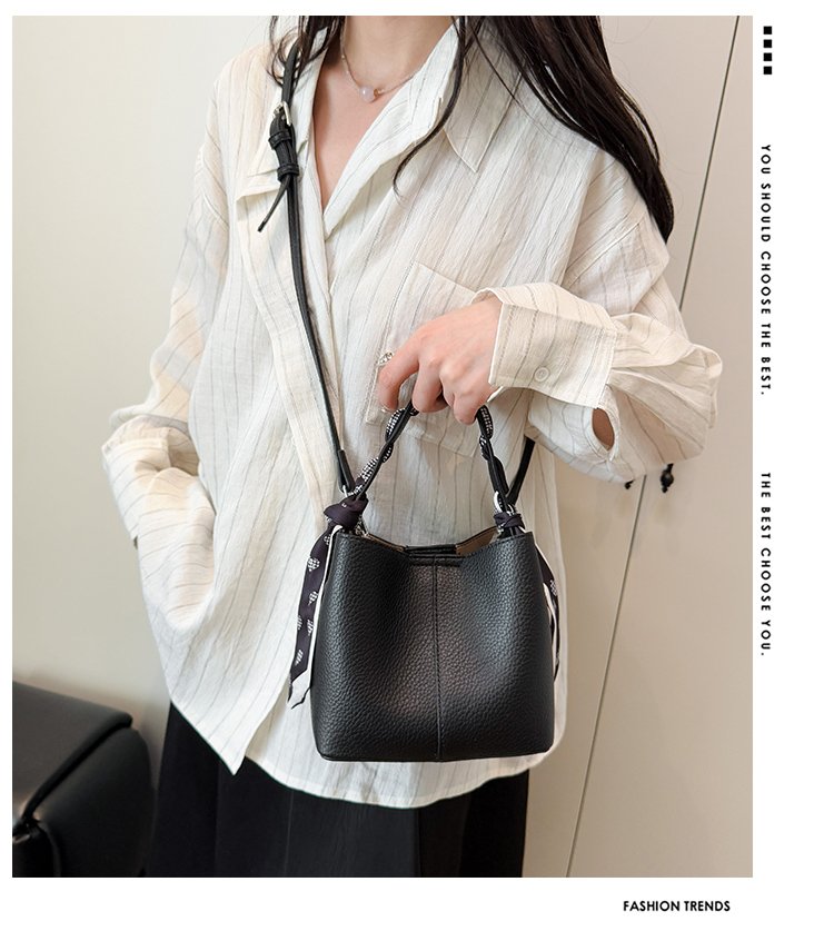Women's Bag PU One Size Bucket Bag Magnetic Buckle Shoulder Bag
