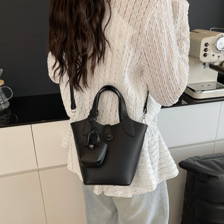 Bucket Bag Shoulder Bag One Size 2025 Spring Magnetic Buckle PU Women's Bag