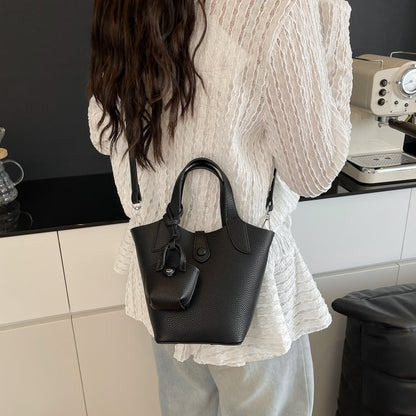 Bucket Bag Shoulder Bag One Size 2025 Spring Magnetic Buckle PU Women's Bag