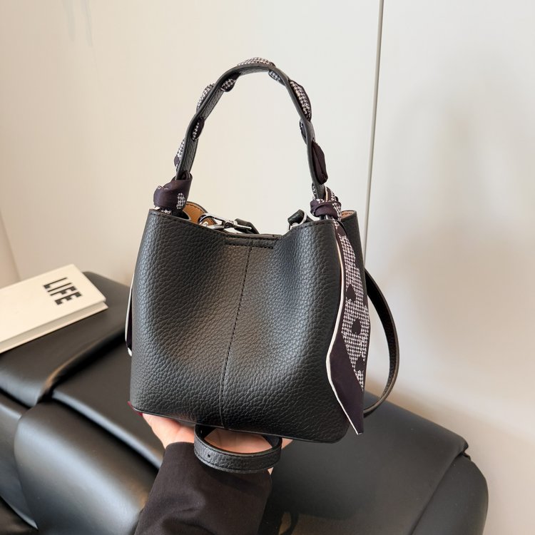 Women's Bag PU One Size Bucket Bag Magnetic Buckle Shoulder Bag