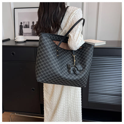 One-shoulder large-capacity commuting lightweight hand-carry tote bag