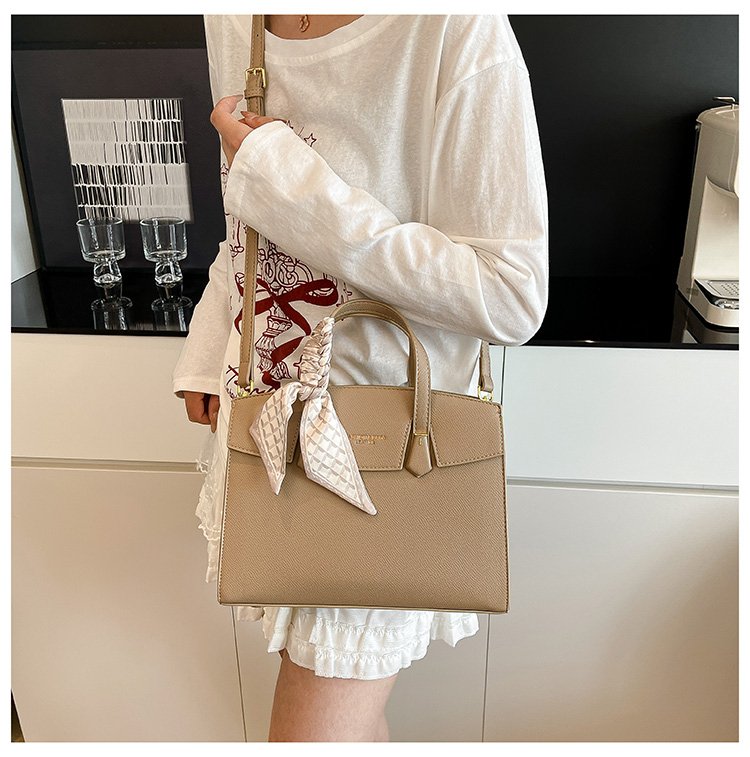 Single Shoulder Bag One Size Small Square Bag Women's Bag PU 2025 Autumn Zipper