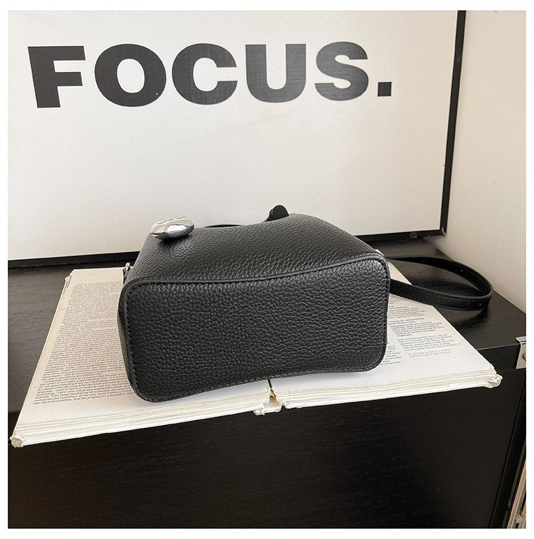 Women's Bag Zipper PU One Size 2025 Summer Basket Bag Shoulder Bag