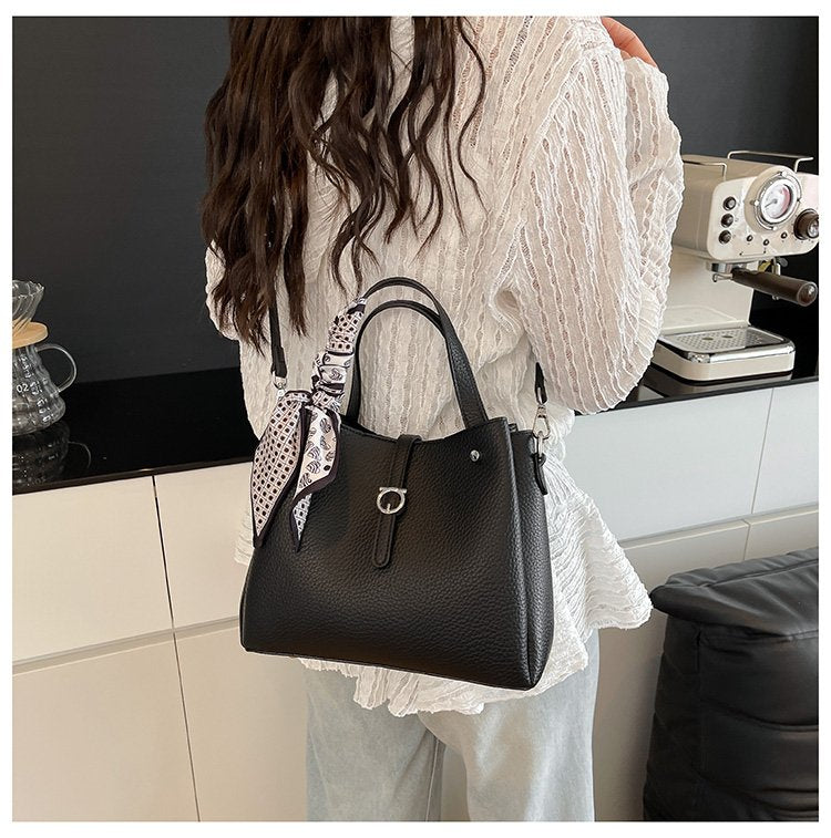 Magnetic Buckle Shoulder Bag Women's Bag 2025 Spring Tote Bag PU One Size