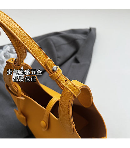 Niche Design Sense Simple Commuting Versatile Bucket Bag