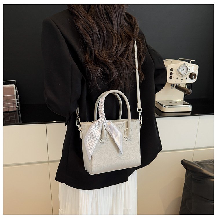 Single Shoulder Crossbody Handbag PU Zipper One Size Women's Bag