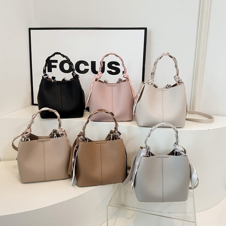 Women's Bag PU One Size Bucket Bag Magnetic Buckle Shoulder Bag