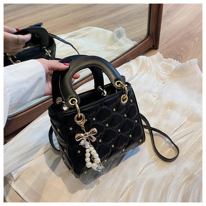 Rhombus embroidery pearl handbag bucket bag