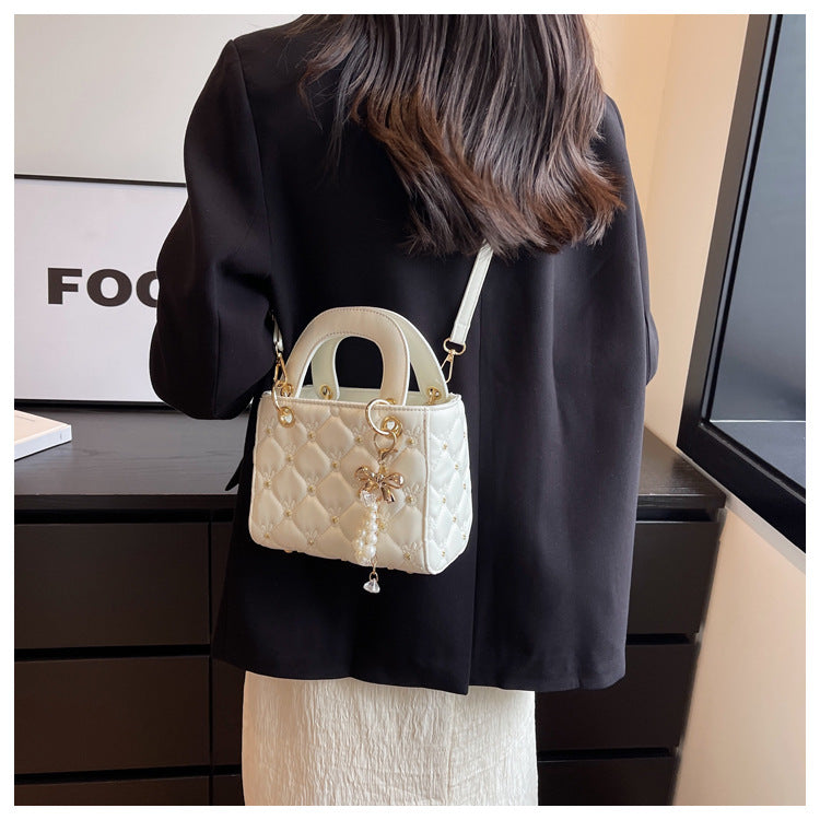 Rhombus embroidery pearl handbag bucket bag