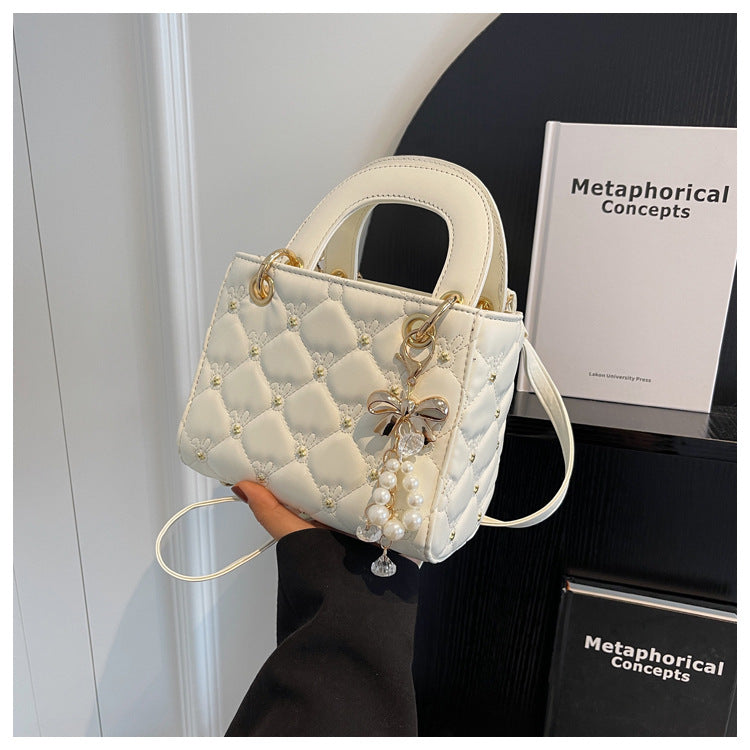 Rhombus embroidery pearl handbag bucket bag