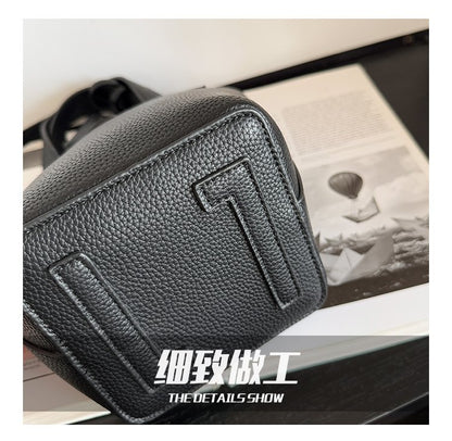 Bucket Bag Shoulder Bag One Size 2025 Spring Magnetic Buckle PU Women's Bag