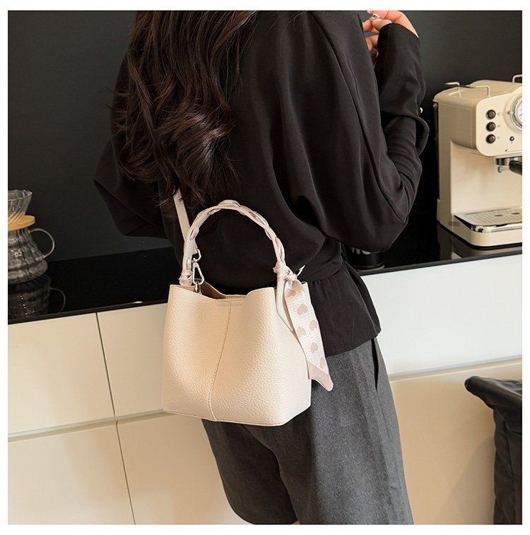 Women's Bag PU One Size Bucket Bag Magnetic Buckle Shoulder Bag