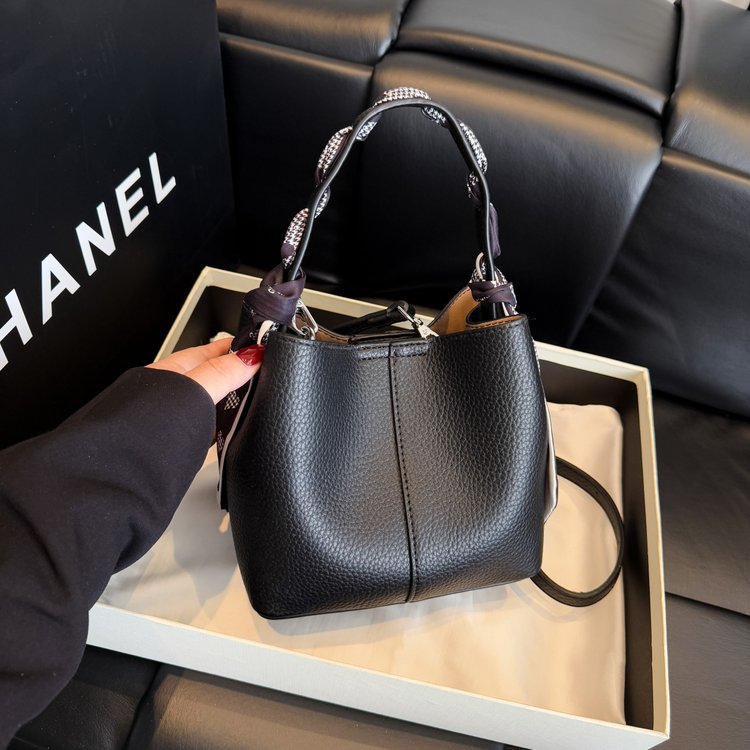 Women's Bag PU One Size Bucket Bag Magnetic Buckle Shoulder Bag