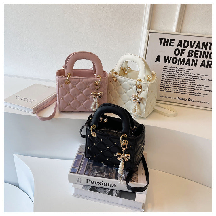 Rhombus embroidery pearl handbag bucket bag