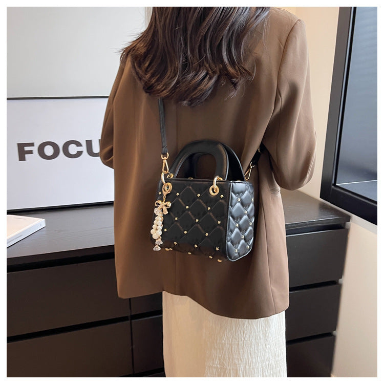 Rhombus embroidery pearl handbag bucket bag