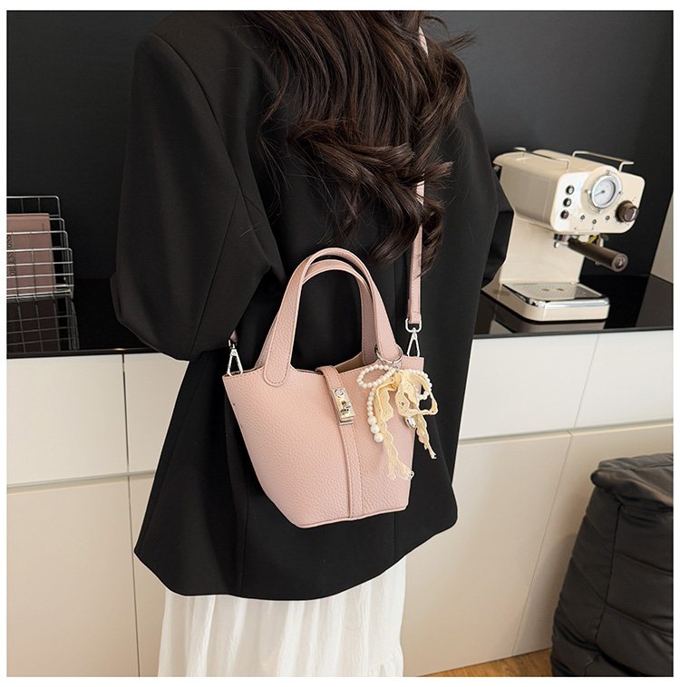 Bucket Bag Women's Bag PU Shoulder Bag Lock Buckle