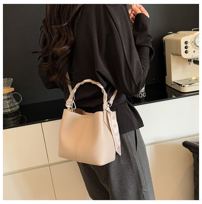 Women's Bag PU One Size Bucket Bag Magnetic Buckle Shoulder Bag